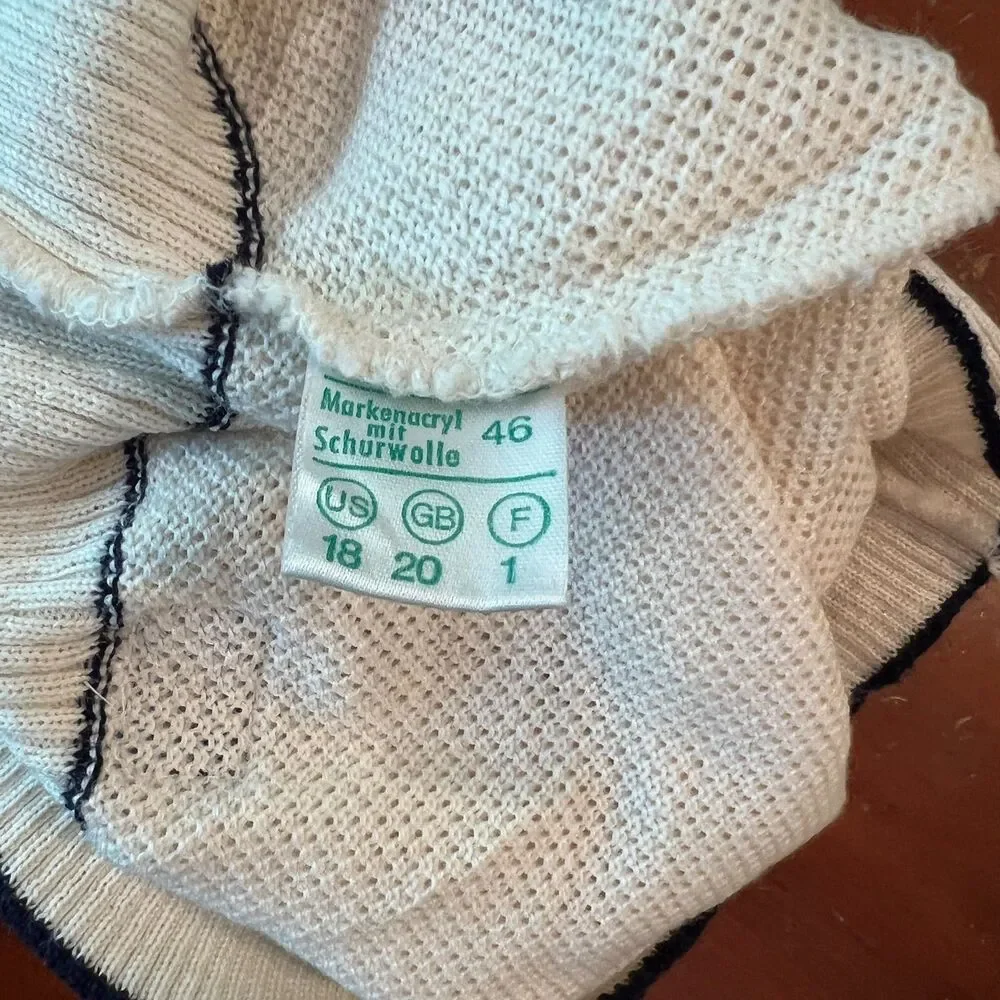 VTG Athlet Sportswear v neck vest cream cotton blend Tennis Cricket style